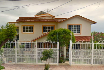 Casa en  Calle Yuca 201, Arboledas, Santiago De Querétaro, Querétaro, México