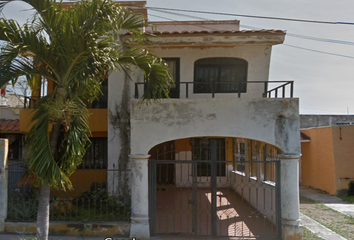 Casa en  Calle De Los Tamarindos, Del Sol, Manzanillo, Colima, México