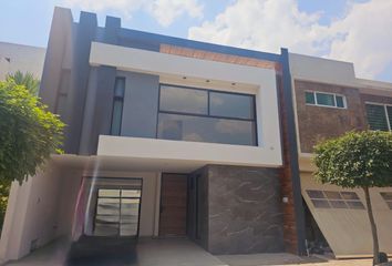 Casa en fraccionamiento en  Rinconada Santa Fe, Emiliano Zapata, San Bernardino Tlaxcalancingo, Puebla, México