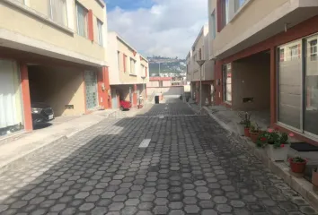 Casa en  Jaime Roldos Aguilera & Capitán Giovanni Calles, Quito, Ecuador