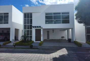 Casa en fraccionamiento en  Puebla Blanca Entrada Ii (poniente), Cholula, Lomas De Angelópolis, Ii, San Bernardino Tlaxcalancingo, Puebla, México