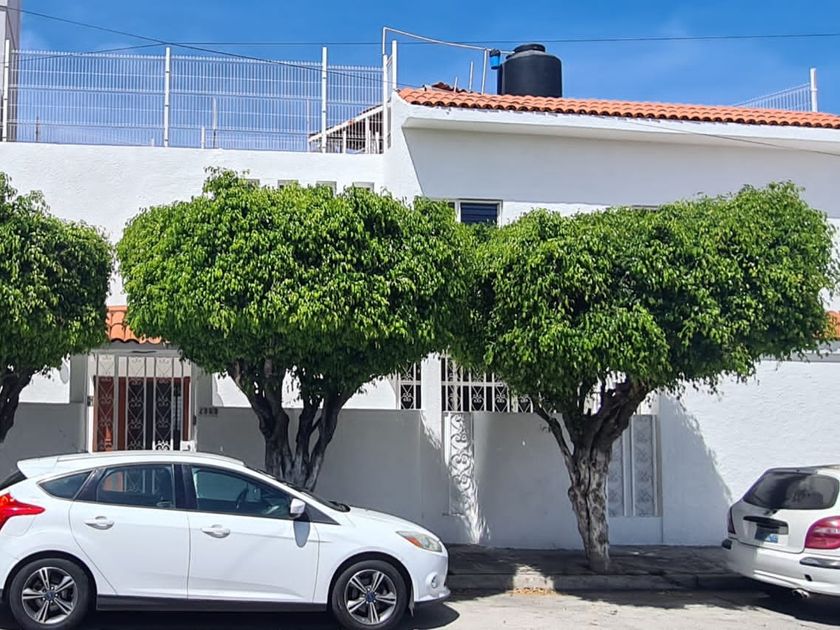 renta Casa en Santa Elena Alcalde Poniente, Guadalajara, Jalisco 