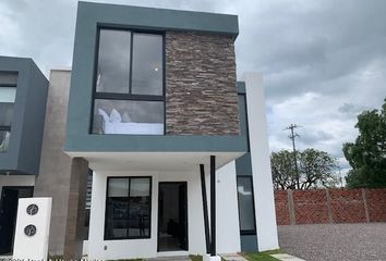 Casa en  La Cruz, San Juan Del Río, Querétaro, México