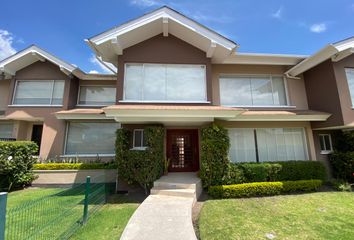 Casa en  Miravalle, Nayón, Quito