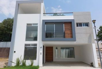 Casa en fraccionamiento en  Kinara Residencial, Boulevard De Los Reyes, San Bernardino Tlaxcalancingo, Puebla, México