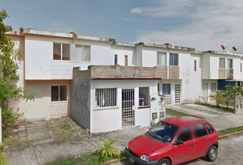 Casa en fraccionamiento en  Av. Las Olas, Las Olas, Residencial Las Olas, Veracruz, México