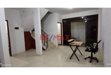 Departamento en  Avenida Las Casuarinas, Urb Los Geranios, Piura, Perú