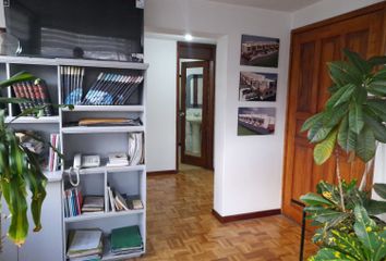 Departamento en  Av Diego Vásquez De Cepeda & Manta, Quito, Ecuador