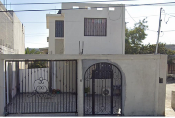 Casa en  Calle Álamo, Alberos, Praderas De Cadereyta Sector B, 67484 Cadereyta Jiménez, N.l., México