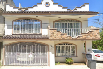Casa en  Avenida Tulipanes 202-238, Sabina, Villahermosa, Centro, Tabasco, 86170, Mex