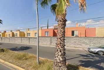 Casa en fraccionamiento en  Av. Camino Dorado, Camino Real, Candiles, Querétaro, México