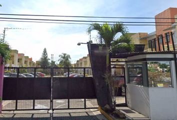 Casa en condominio en  Calle Guayabos, Lazaro Cardenas, Cuernavaca, Morelos, México