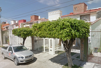 Casa en fraccionamiento en  Tordo 151, Aralias Ii, Las Aralias, Puerto Vallarta, Jalisco, México