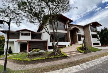 Casa en  Tumbaco, Quito