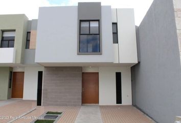 Casa en  Zákia Querétaro, Paseos De Zakia Poniente, Santiago De Querétaro, Querétaro, México