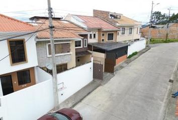 Casa en  Tarcisio M. Arteaga, Cuenca, Ecuador