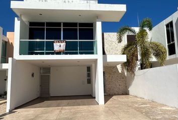 Casa en fraccionamiento en  Residencial Altabrisa, Calle 15, Colonia Altabrisa, Mérida, Yucatán, México