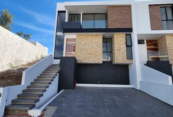 Casa en fraccionamiento en  Lomalta Tres Marías, Morelia, Michoacán, México