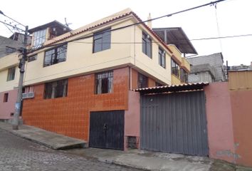 Casa en  Pfwr+m29, Quito 170141, Ecuador