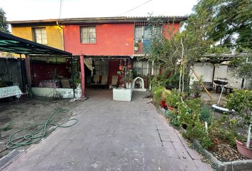 Casa en  Avenida Apóstol Santiago & Mercedes Badilla, Renca, Santiago, Chile