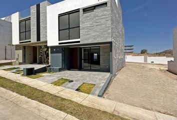 Casa en condominio en  Valle Imperial, Avenida Valle De Los Imperios, San Francisco Tesistán, Jalisco, México