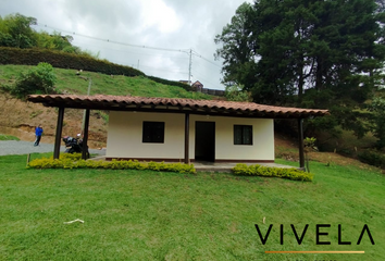 Villa-Quinta en  Vereda Toldas, Guarne, Antioquia, Colombia
