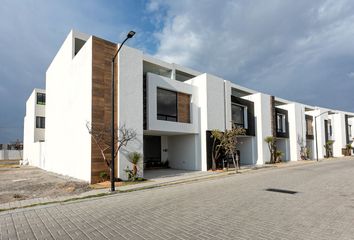 Casa en fraccionamiento en  Boulevard De Los Lagos, Lomas De Angelópolis, San Bernardino Tlaxcalancingo, Puebla, México