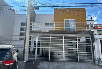 Casa en fraccionamiento en  Jardines Del Bosque, Ciudad Juárez, Chihuahua, México