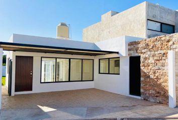 Casa en fraccionamiento en  Chichí Suárez, Mérida, Yucatán, México