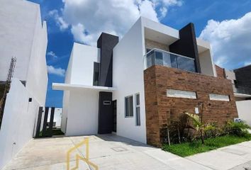 Casa en  Fraccionamiento Lomas De La Rioja, Veracruz, México