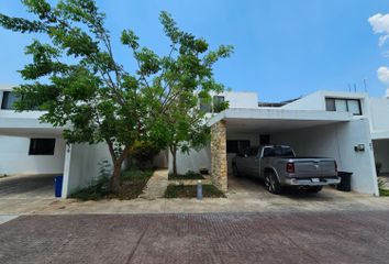 Casa en  Privada Trinum, Mérida, Yucatán, México