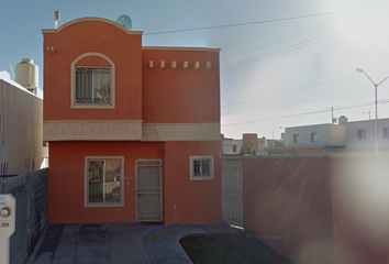 Casa en  Calle Geranios 225, Saltillo 2000, Saltillo, Coahuila De Zaragoza, México