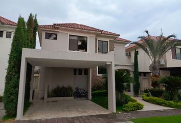 Casa en  Urbanización Portofino, Vía A La Costa, Guayaquil, Ecuador