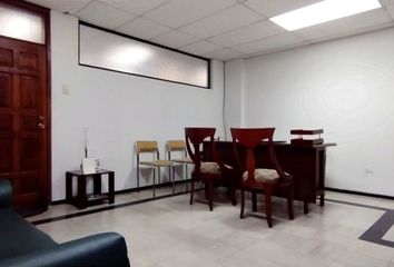 Oficina en  Juan Benigno Vela 7, Ambato 180103, Ecuador