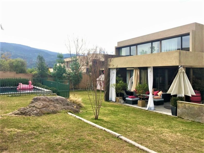 Casa en arriendo Lo Barnechea, Provincia De Santiago