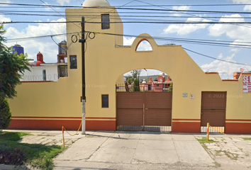 Casa en  Av. Insurgentes 93-c, Paseo De Los Virreyes, 54608 Tepotzotlán, Méx., México