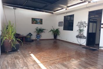 Casa en  Hacienda Tiníjaro, Morelia, Michoacán, México