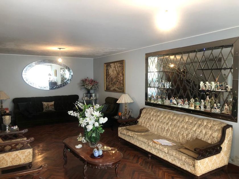 Casa en venta Poussin 261, Lima 15037, Perú