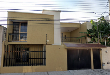 Casa en  Calle José María Velasco, Los Alcanfores, Santiago De Querétaro, Qro., México