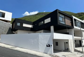 Casa en  Calle Antiguo Camino Real, Carretera Nacional, El Uro, Monterrey, Nuevo León, 64986, Mex