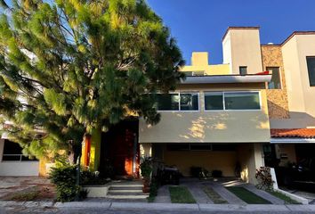 Casa en fraccionamiento en  Hg94+v8 Fraccionamiento Bosques Santa Anita, Jalisco, México