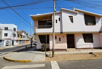 Casa en  Urbanización Las Mercedes, Fco Quijandria, Ica, Perú