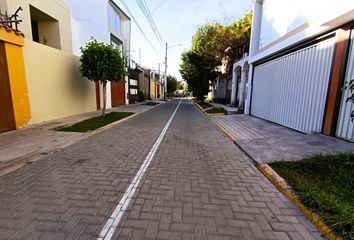 Casa en  José Luis Bustamante Y Rivero, Perú