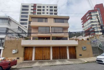 Casa en  Banco Pichincha Agencia Eloy Alfaro, Avenida Eloy Alfaro, El Batán, Quito, Ecuador