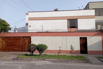 Casa en  La Victoria, Lima