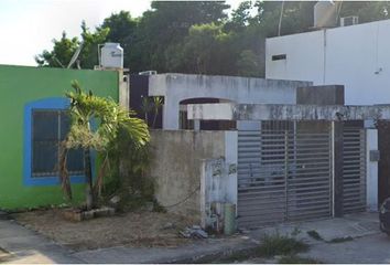 Casa en  Avenida Enrique Barocio Barrios, Fractionation Milenio, Chetumal, Quintana Roo, México