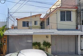 Casa en  9 De Eje Satélite, Habit.viveros Del Valle, Habitacional Viveros Del Valle, Tlalnepantla De Baz, Estado De México, México