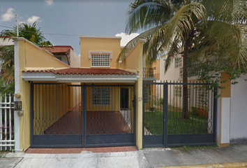 Casa en  Privada Cráter Sm 15, Cancún, Quintana Roo, México