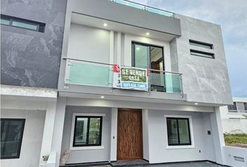 Casa en  La Cima De Zapopan, Avenida Juan Gil Preciado, La Cima, Zapopan, Jalisco, México