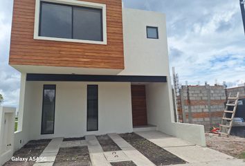 Casa en condominio en  Universidad Mondragón México, Anillo Vial Iii Oriente, Col, Saldarriaga, Querétaro, México